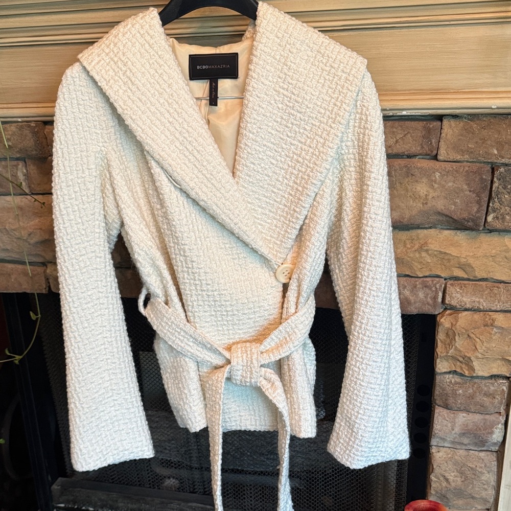 BCBGMaxAzria Cream Textured Wrap Jacket